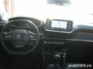 Peugeot 2008 1.2 PURE TECH 131 CP 2020 ALLURE,Led,Piele,Navi 3D,Touch,Climatronic,Camera,Jante 17". - imagine 6