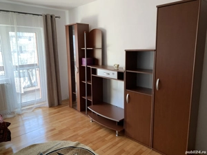 Închiriez apartament cu două camere 