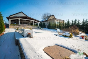 Vila Branesti cu deschidere la lac, piscina, garaj inchis