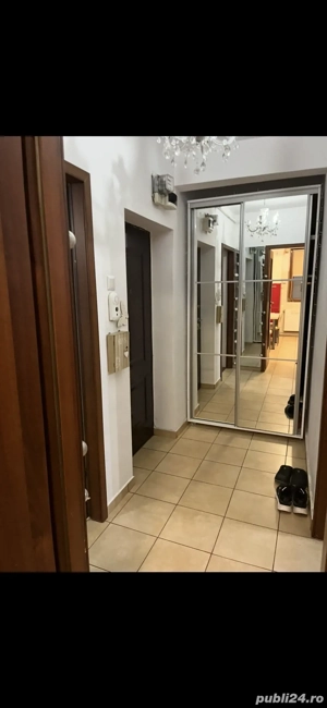 De închiriat apartament 3 camere 