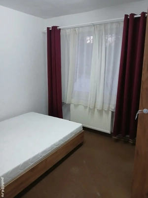 Închiriez apartament cu 2 camere, mobilat, decomandat, parter,cu centrală termică,zona CORINA-TUDOR - imagine 4