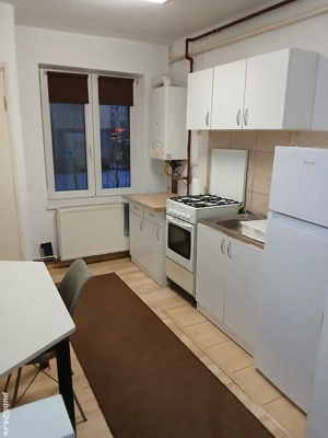 Închiriez apartament cu 2 camere, mobilat, decomandat, parter,cu centrală termică,zona CORINA-TUDOR - imagine 5