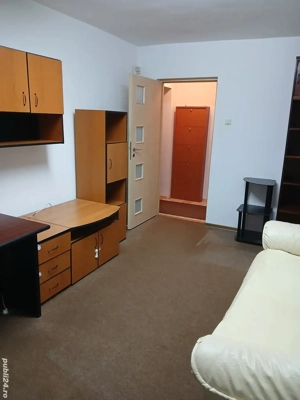 Închiriez apartament cu 2 camere, mobilat, decomandat, parter,cu centrală termică,zona CORINA-TUDOR - imagine 2