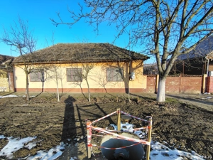 Vând casă în localitatea Horia  - imagine 4