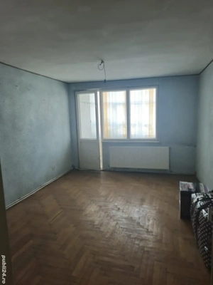 Apartament 3 camere etaj 2 zona Centrala - imagine 4