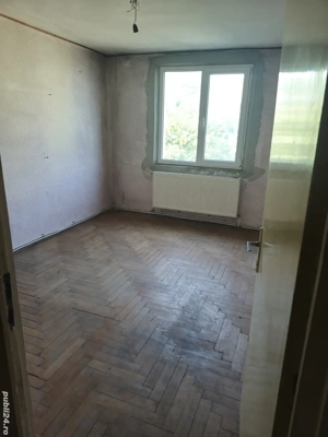 Apartament 3 camere etaj 2 zona Centrala - imagine 5