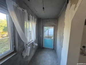 Casa si teren 3500mp in comuna Amaru BZ   4 camere   renovata in 2025   Pret: 25.000     - imagine 4