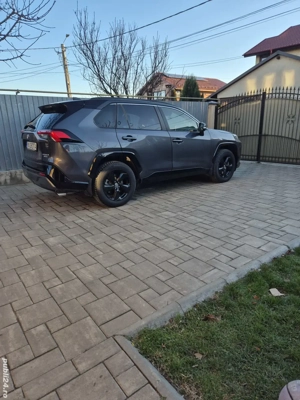Vând Toyota rav 4 hybrid 4x4 in garantie