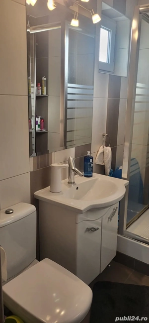 vand apartament 3 camere