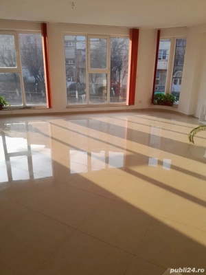 Spațiu comercial 60 mp cu parcare privată   Bulevardul Republicii, etaj 1