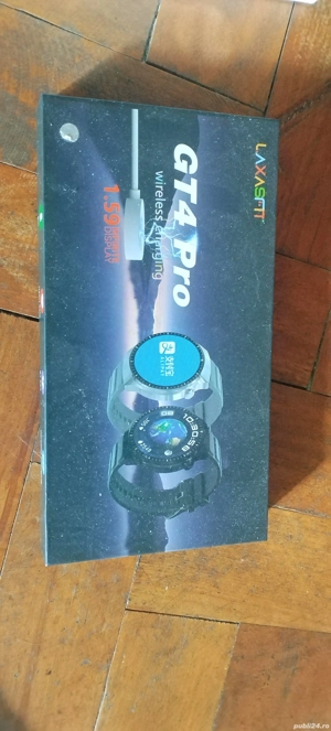 ceasuri  unul de femei si unul de barbati aproape noi