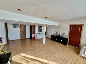 Casă / Vilă cu 4 camere de vânzare - imagine 4