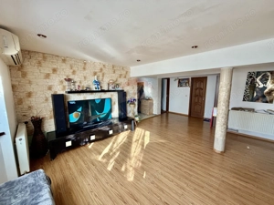 Casă / Vilă cu 4 camere de vânzare - imagine 6