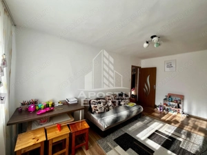 Apartament 3 camere, etaj 3, centrala proprie, zona Lipovei