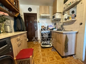 Garsoniera la etajul 1, zona Dambovita