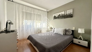 Apartament cu 3 camere, decomandat, zona Lipovei