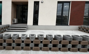 Apartament cu 2 camere si curte   -  Parter   -Zona Torontalului