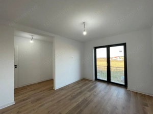 Duplex despartit prin camera tehnica - finisaje premium - imagine 12