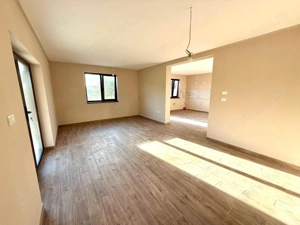 Duplex la asfalt - 4 camere - teren 532mp  Utvin - imagine 4