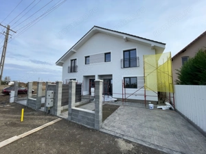 Duplex-4 camere-pozitie excelenta-la asfalt-Remetea Mare