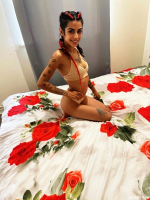 Buna sunt Evelina 21 de ani   