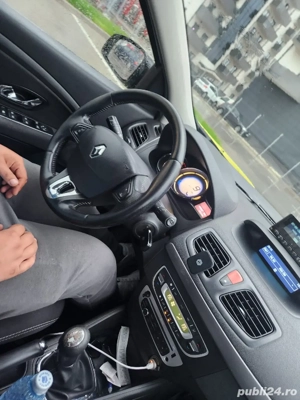 Renault Fluence Taxi - imagine 3