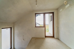 Vilă noua P+M in Sanleani - imagine 19