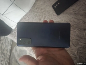 Samsung S20 FE in stare foarte buna 9 din 10