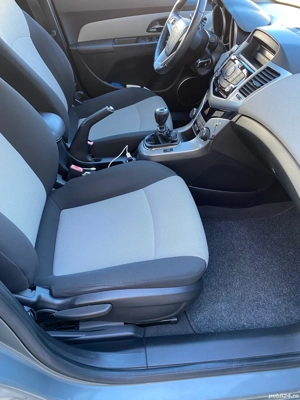 Chevrolet Cruze MY11 - imagine 8