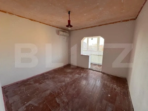 Apartament 3 camere, decomandat - zona Velenta - imagine 3