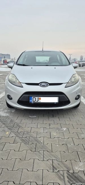 Ford Fiesta 1,2 benzina, 2012. Pret 3.500 EURO
