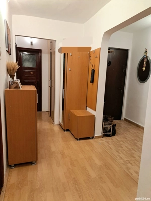 APARTAMENT 4 camere decomandat lângă parcul NICOLAE ROMANESCU