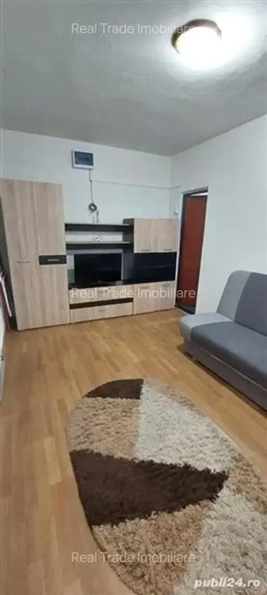 Garsoniera etaj intermediar zona Astra