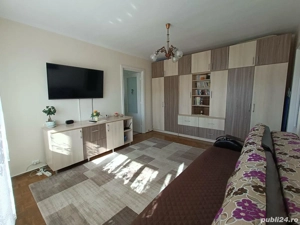 Persoana fizică vand apartament 2 camere zona Victoria