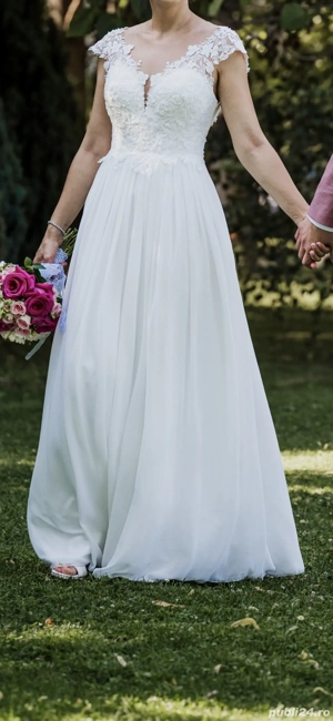 Rochie de mireasa,tip A,stare foarte buna,usoara de purtat,eleganta