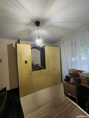 Vând apartament 3 cam decomandat sector 5 strada Bârcă - imagine 4