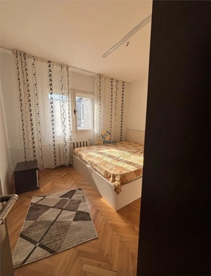 Apartament cu 2 camere decomandat etaj 4 zona Soarelui - imagine 3