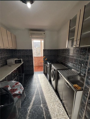 APARTAMENT RECONFIGURAT IN 3 CAMERE - ZONA SOARELUI