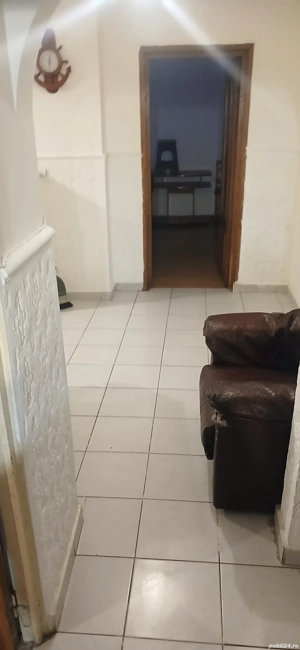 Proprietar închiriez apartament cu doua camere decomandat 