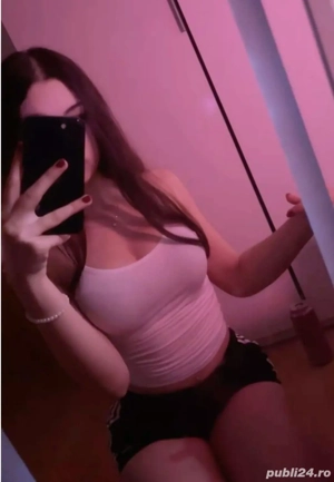 Bruneta sexy ,ofer show de neuitat     