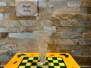 Vază de Colecție cu Picior   Cristal Masiv   Design Elegant   Stare Impecabilă