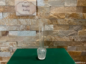 Vază de Colecție din Cristal Masiv   Înălțime 25.5 cm   Design Elegant   Stare Impecabilă