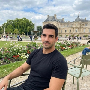 Tânăr pentru Doamne sau Cuplu 