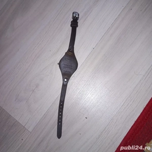 ceas fosil pe baterie necesita baterie 