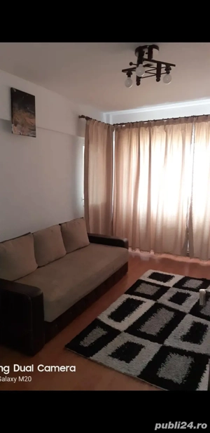 Inchiriez apartament cu 3 camere decomandat,zona 1 Mai Craiova.