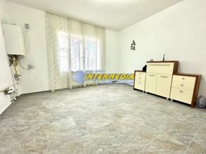 Casa 3 camere in Alba Iulia Zona CENTRU cu 900 mp teren utilitati si la asfalt - imagine 5