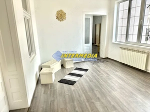 Casa 3 camere in Alba Iulia Zona CENTRU cu 900 mp teren utilitati si la asfalt - imagine 2
