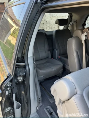 Vând Kia Carnival - 7 locuri - imagine 9