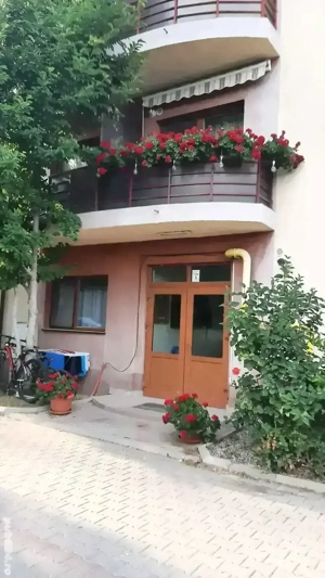 PROPRIETAR  Vând ap 2cam, et 2  Bacau In vila. "Gradina cu magnolii" Parcare 