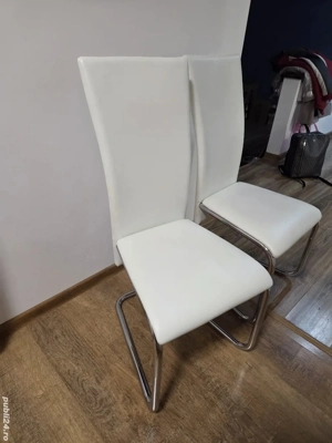 Vand scaune bucatarie